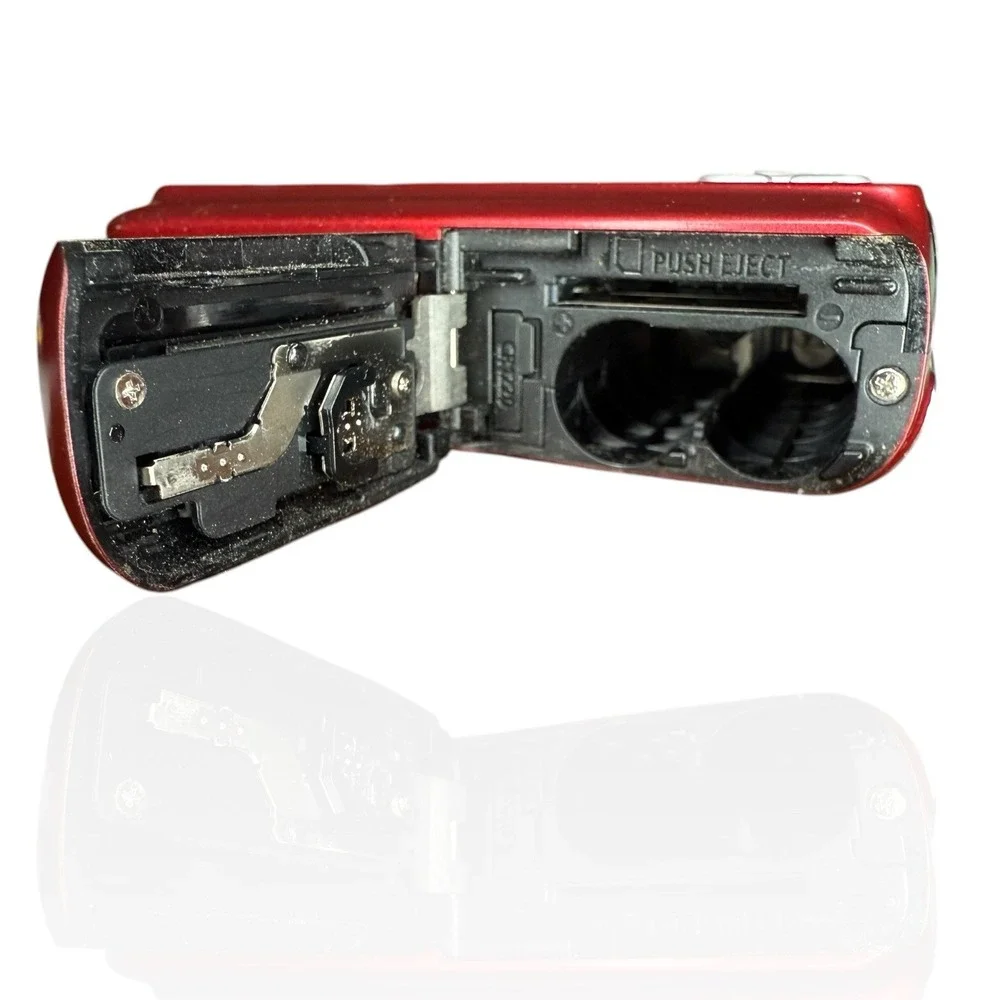 Canon PowerShot A480 Compact Digital Camera 10MP 3.3x Optical Zoom & Accessories